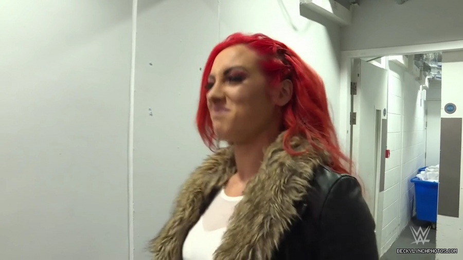 Becky_Lynch_arrives_at_the_SSE_Hydro__SmackDown_LIVE_Exclusive2C_Nov__82C_2016_mp41525.jpg