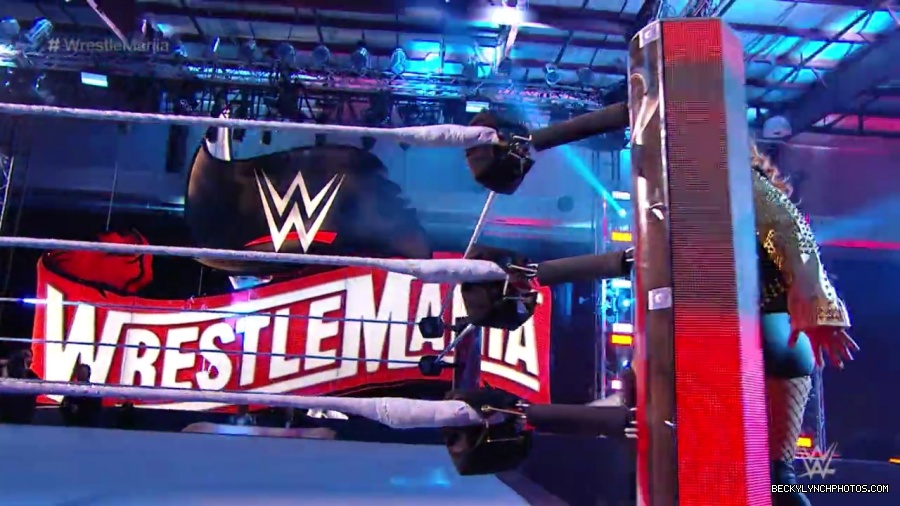 pfa-wwe_wrestlemania36_p1_720p_mkv6716.jpg
