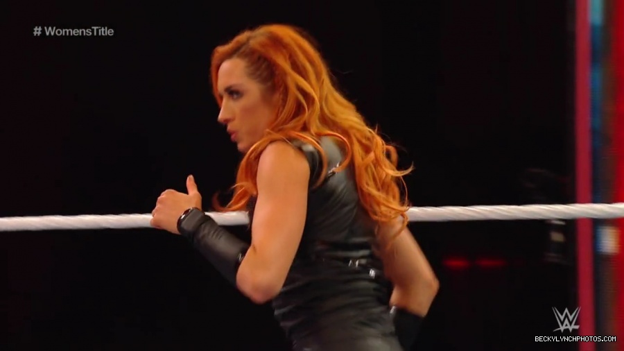 pfa-wwe_wrestlemania36_p1_720p_mkv6803.jpg