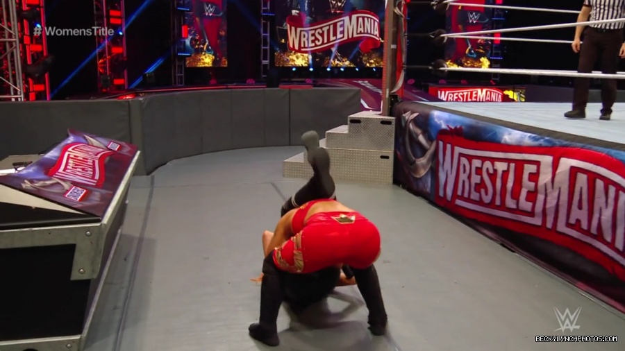 pfa-wwe_wrestlemania36_p1_720p_mkv6854.jpg