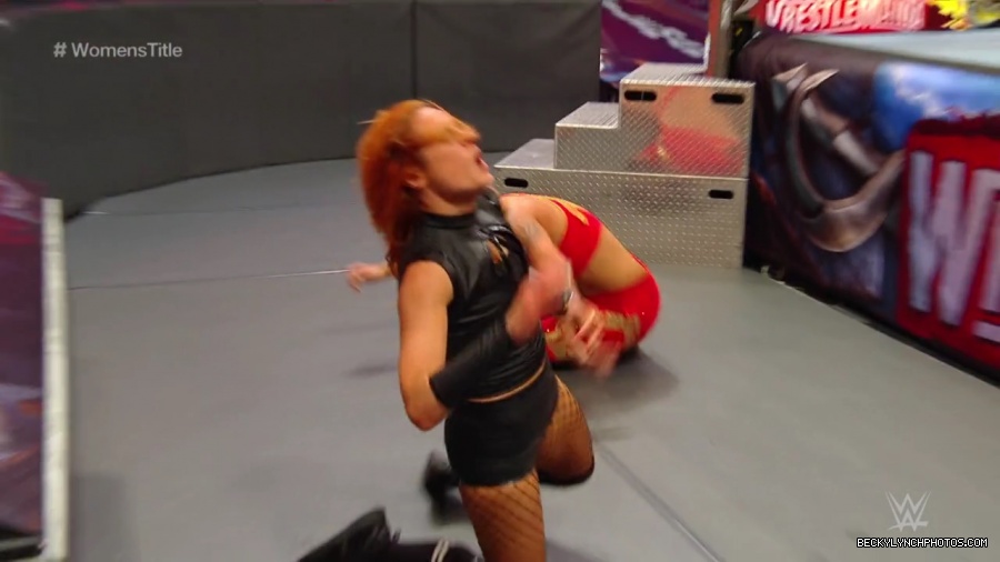 pfa-wwe_wrestlemania36_p1_720p_mkv6859.jpg