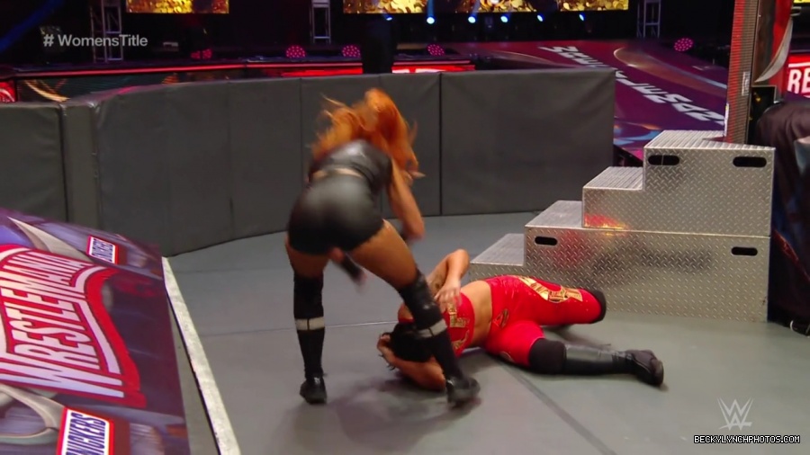 pfa-wwe_wrestlemania36_p1_720p_mkv6867.jpg
