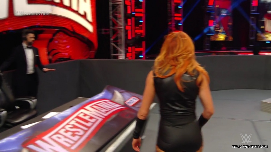 pfa-wwe_wrestlemania36_p1_720p_mkv6886.jpg