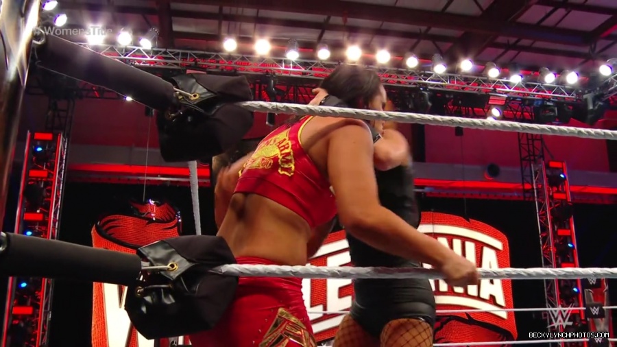 pfa-wwe_wrestlemania36_p1_720p_mkv6940.jpg