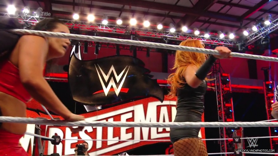 pfa-wwe_wrestlemania36_p1_720p_mkv6948.jpg