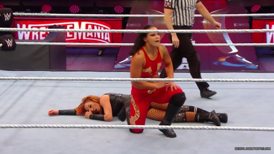 pfa-wwe_wrestlemania36_p1_720p_mkv7009.jpg