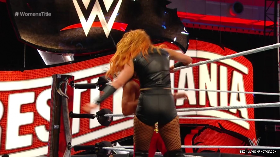 pfa-wwe_wrestlemania36_p1_720p_mkv7044.jpg