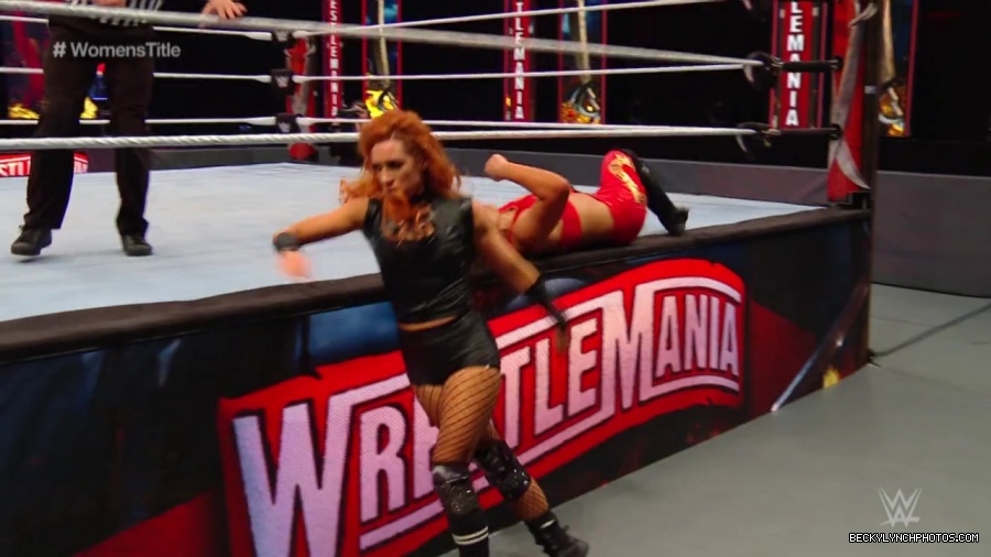 pfa-wwe_wrestlemania36_p1_720p_mkv7062.jpg