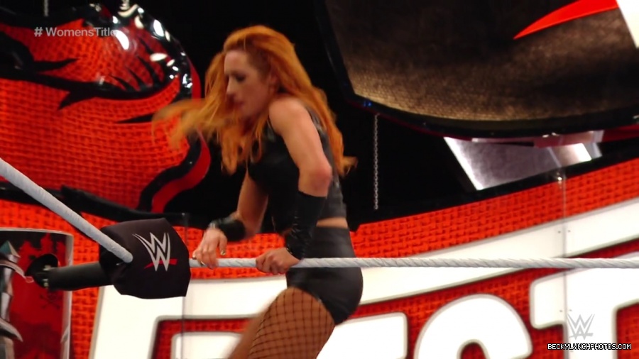 pfa-wwe_wrestlemania36_p1_720p_mkv7113.jpg