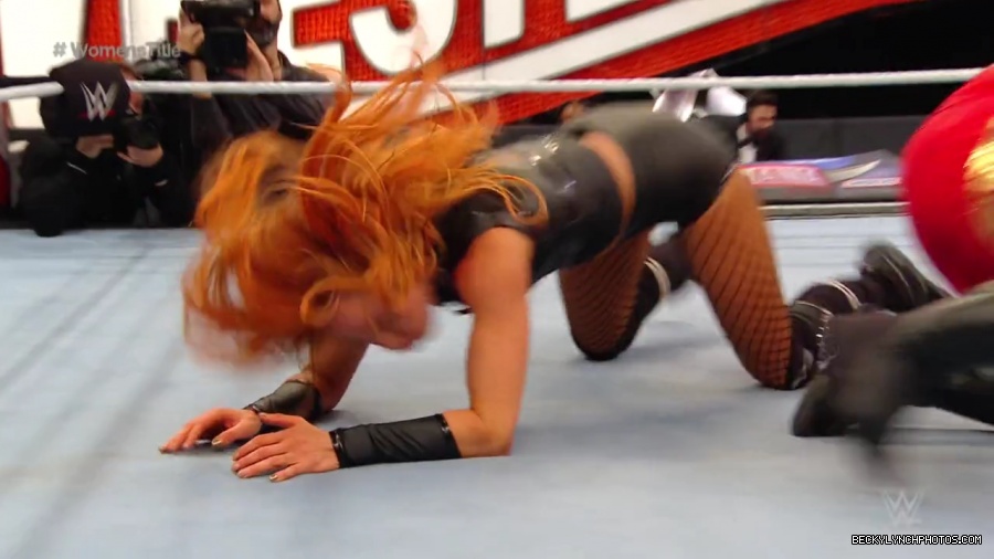 pfa-wwe_wrestlemania36_p1_720p_mkv7159.jpg