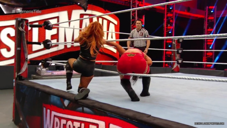 pfa-wwe_wrestlemania36_p1_720p_mkv7193.jpg