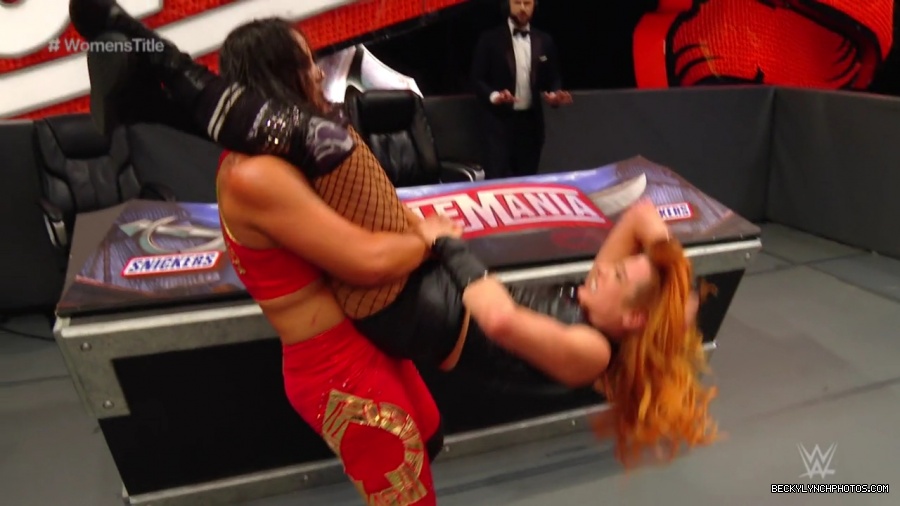 pfa-wwe_wrestlemania36_p1_720p_mkv7242.jpg