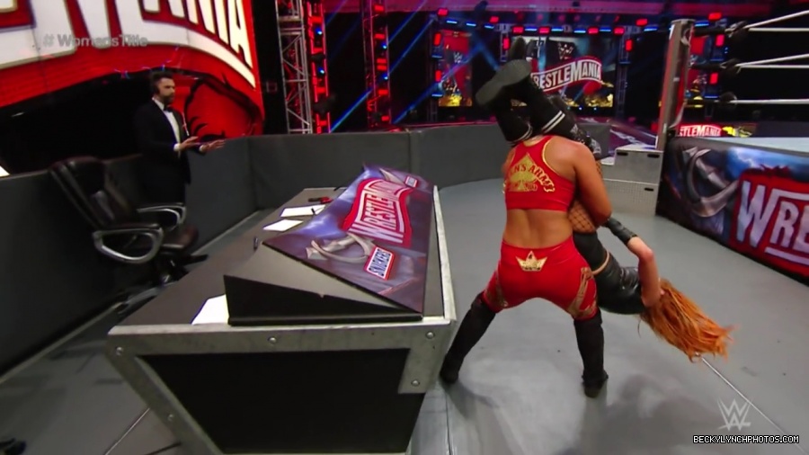 pfa-wwe_wrestlemania36_p1_720p_mkv7243.jpg