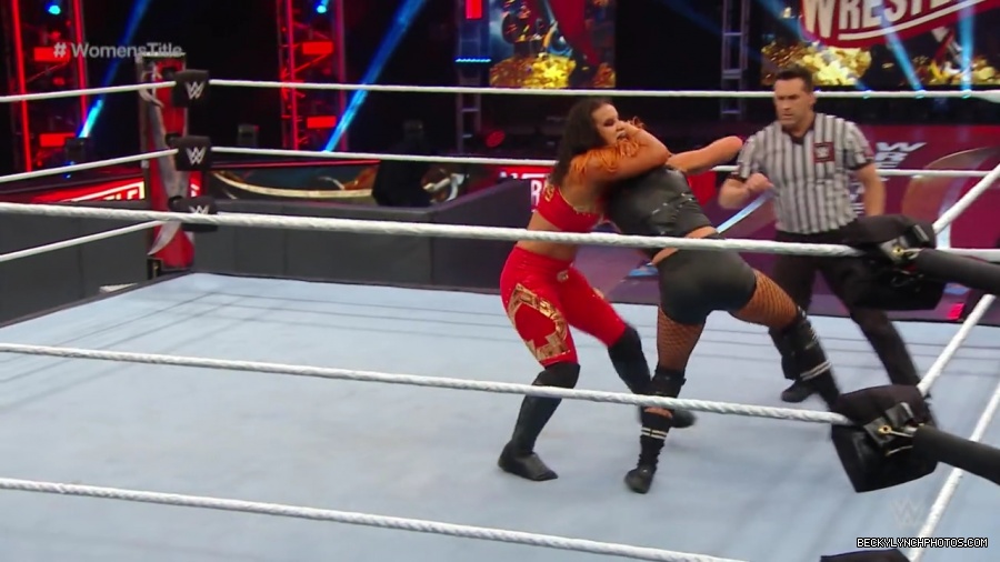 pfa-wwe_wrestlemania36_p1_720p_mkv7292.jpg