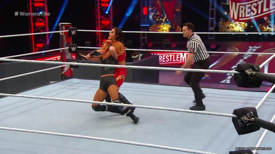 pfa-wwe_wrestlemania36_p1_720p_mkv7294.jpg