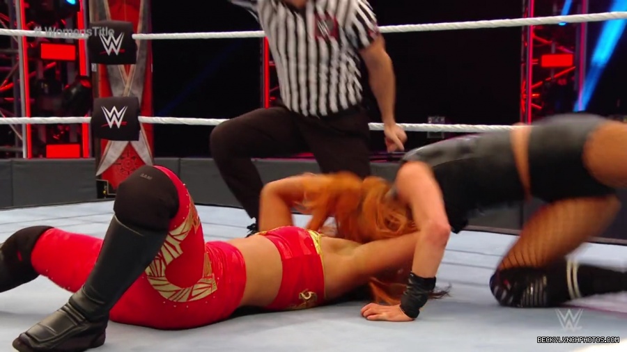 pfa-wwe_wrestlemania36_p1_720p_mkv7302.jpg