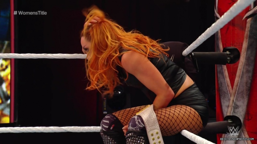 pfa-wwe_wrestlemania36_p1_720p_mkv7329.jpg