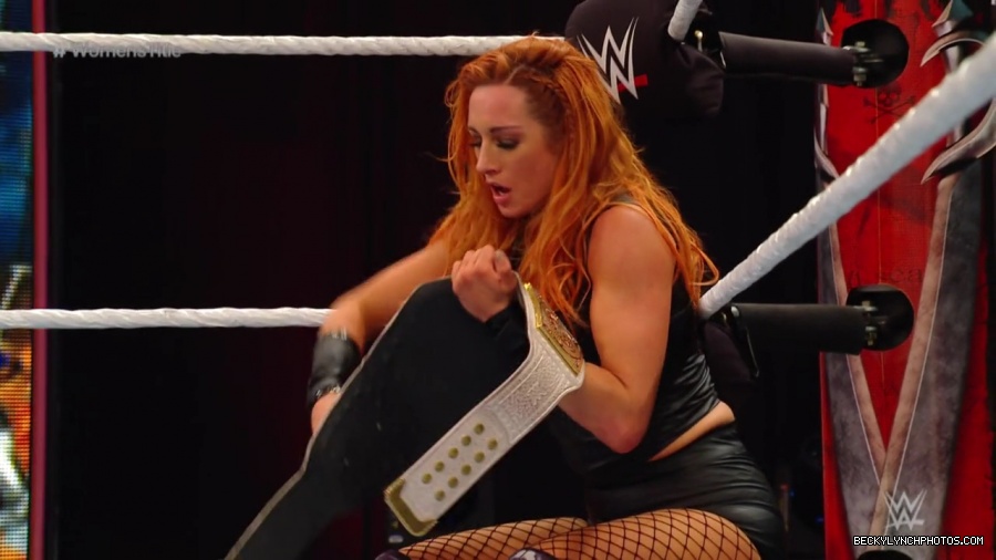 pfa-wwe_wrestlemania36_p1_720p_mkv7330.jpg
