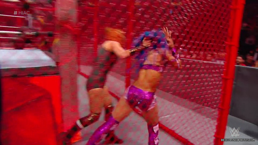 Hell_in_a_Cell_19_mp40347.jpg
