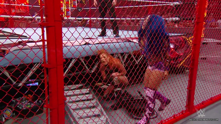 Hell_in_a_Cell_19_mp40448.jpg