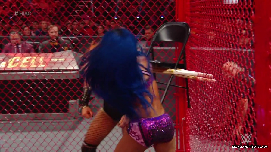 Hell_in_a_Cell_19_mp41175.jpg