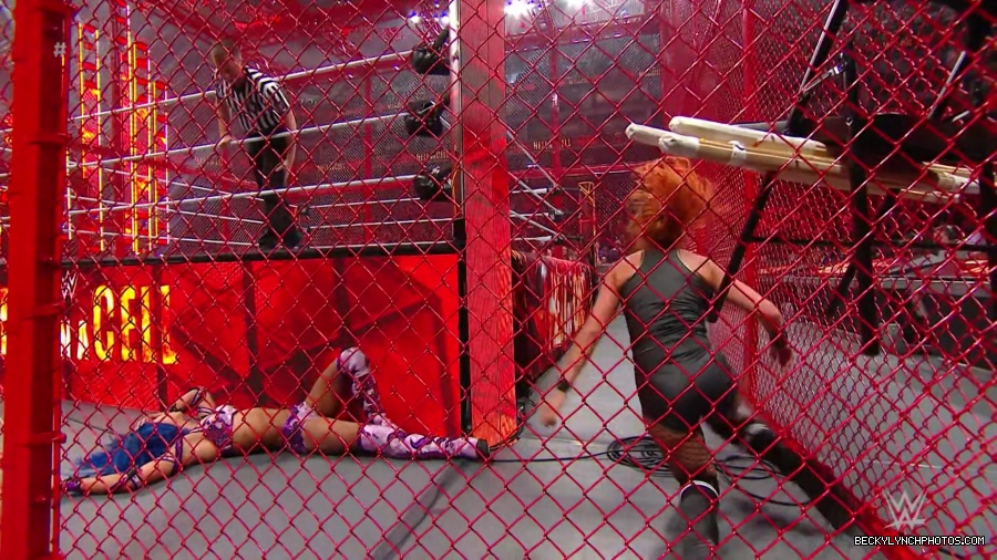 Hell_in_a_Cell_19_mp41220.jpg