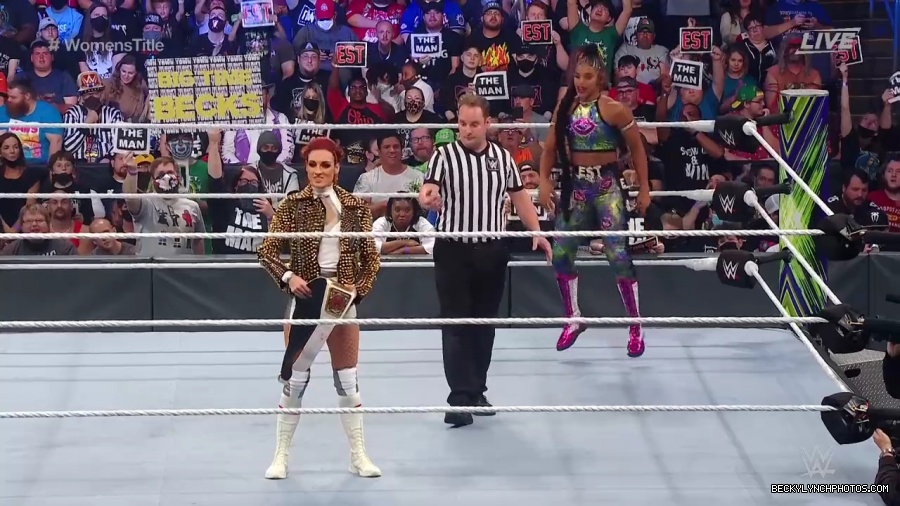 Bianca_and_Sasha_ER_mp43817.jpg