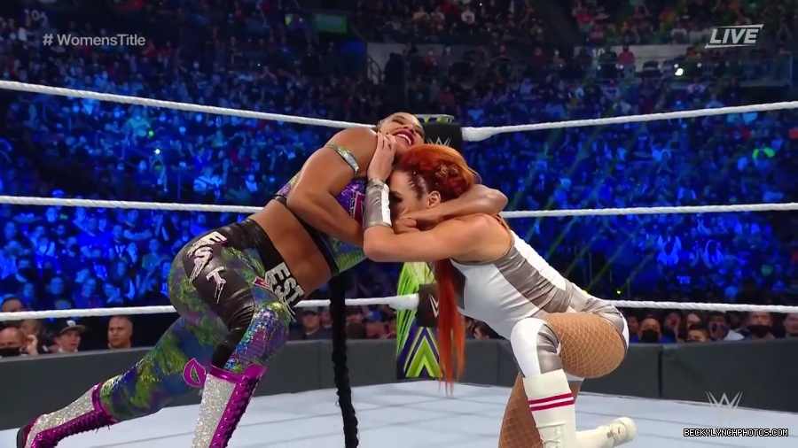 Bianca_and_Sasha_ER_mp43913.jpg