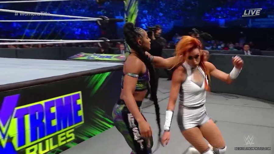 Bianca_and_Sasha_ER_mp44072.jpg