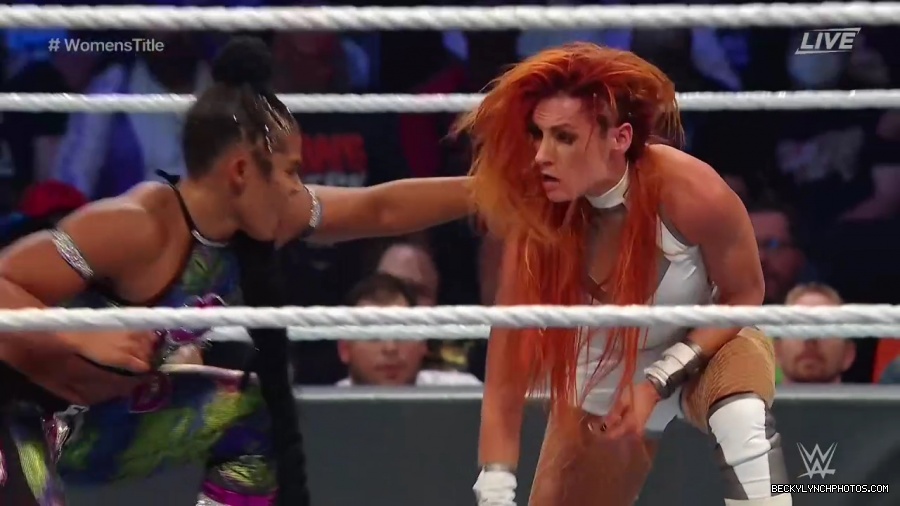 Bianca_and_Sasha_ER_mp44799.jpg