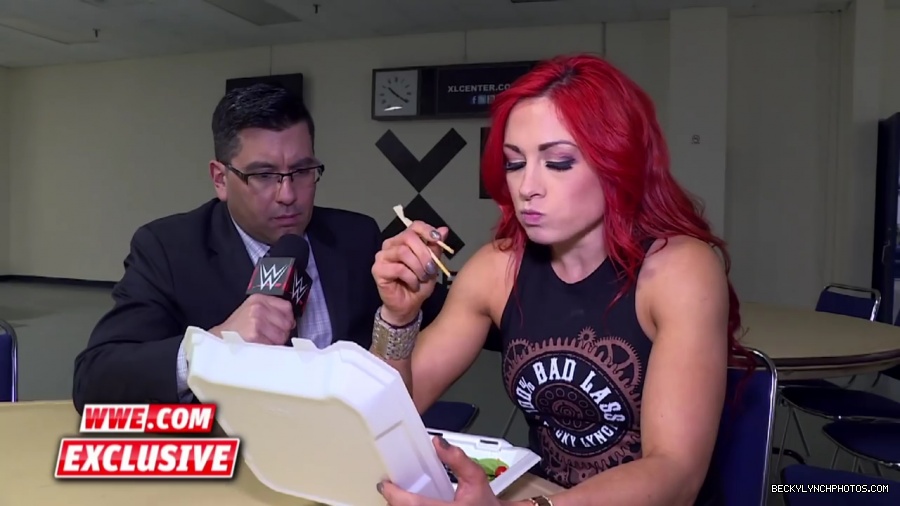 Becky_Lynch_refuses_to_let_Emma_ruin_her_meal__Raw_Fallout2C_April_252C_2016_mp42012.jpg