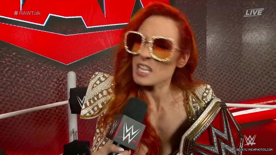 WWE_Raw_Talk_2021_11_01_1080p_WEB_h264-HEEL_mp40737.jpg