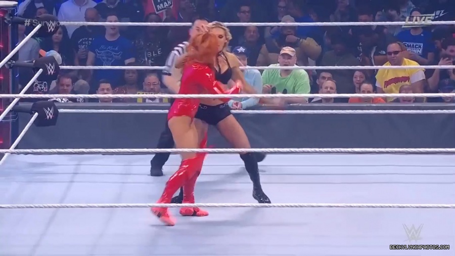 SURVIVOR_SERIES_2021_NOV__212C_2021_-_Becky_vs_Charlotte_0428.jpg