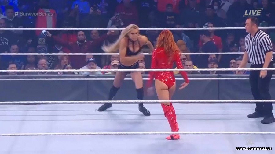 SURVIVOR_SERIES_2021_NOV__212C_2021_-_Becky_vs_Charlotte_0440.jpg