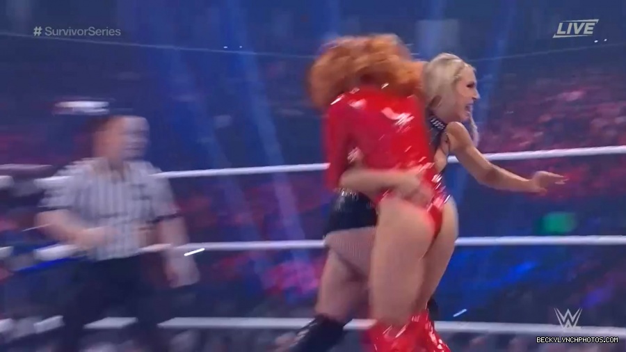 SURVIVOR_SERIES_2021_NOV__212C_2021_-_Becky_vs_Charlotte_0442.jpg