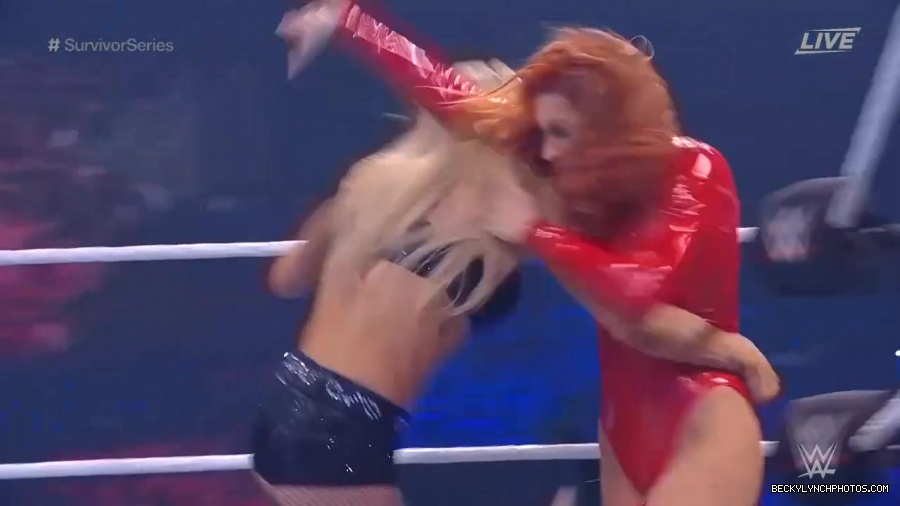 SURVIVOR_SERIES_2021_NOV__212C_2021_-_Becky_vs_Charlotte_0444.jpg