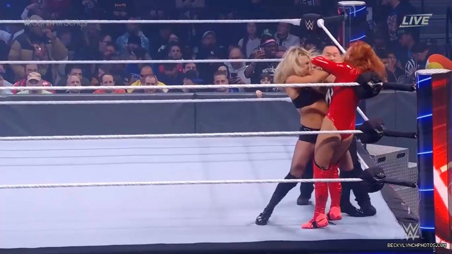 SURVIVOR_SERIES_2021_NOV__212C_2021_-_Becky_vs_Charlotte_0450.jpg
