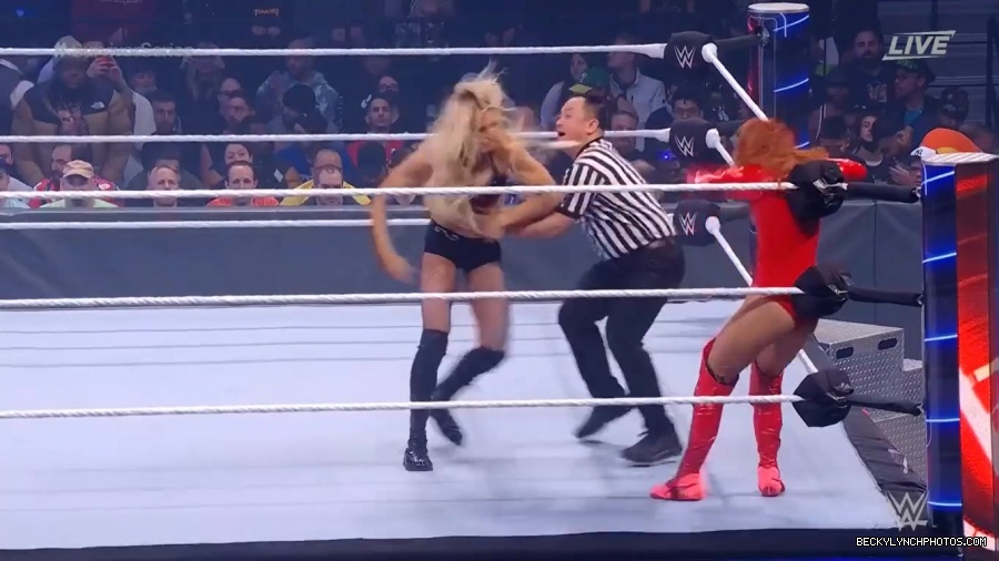 SURVIVOR_SERIES_2021_NOV__212C_2021_-_Becky_vs_Charlotte_0456.jpg