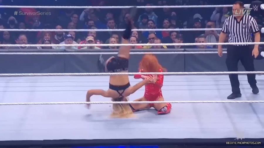 SURVIVOR_SERIES_2021_NOV__212C_2021_-_Becky_vs_Charlotte_0476.jpg