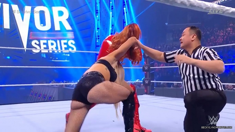 SURVIVOR_SERIES_2021_NOV__212C_2021_-_Becky_vs_Charlotte_0495.jpg