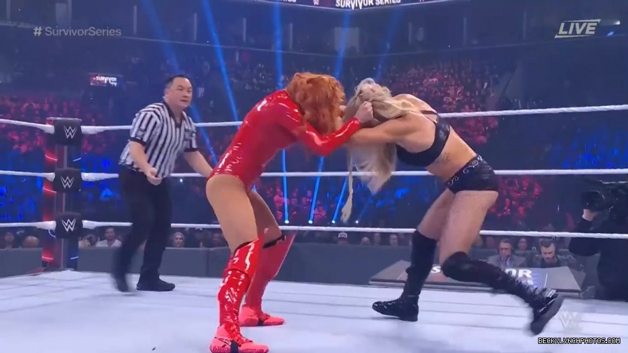 SURVIVOR_SERIES_2021_NOV__212C_2021_-_Becky_vs_Charlotte_0502.jpg