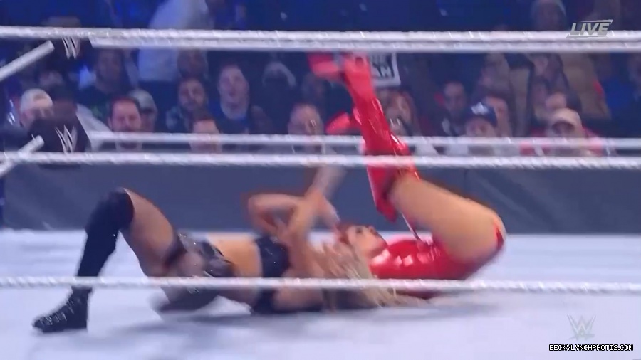 SURVIVOR_SERIES_2021_NOV__212C_2021_-_Becky_vs_Charlotte_0524.jpg