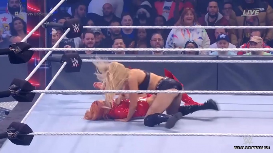 SURVIVOR_SERIES_2021_NOV__212C_2021_-_Becky_vs_Charlotte_0530.jpg