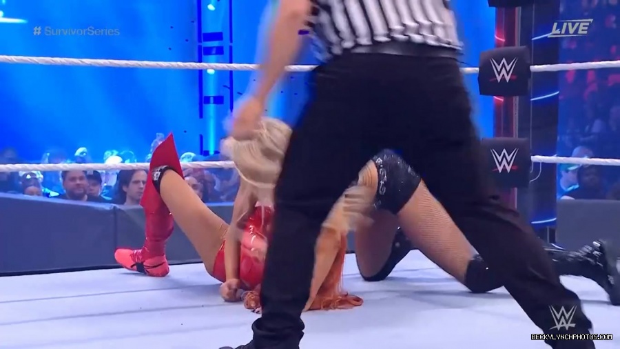 SURVIVOR_SERIES_2021_NOV__212C_2021_-_Becky_vs_Charlotte_0537.jpg