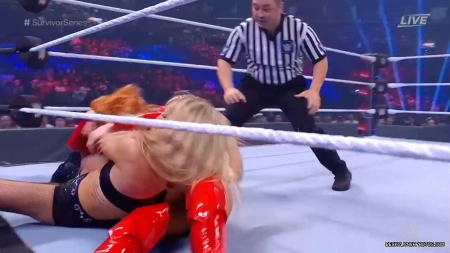 SURVIVOR_SERIES_2021_NOV__212C_2021_-_Becky_vs_Charlotte_0540.jpg