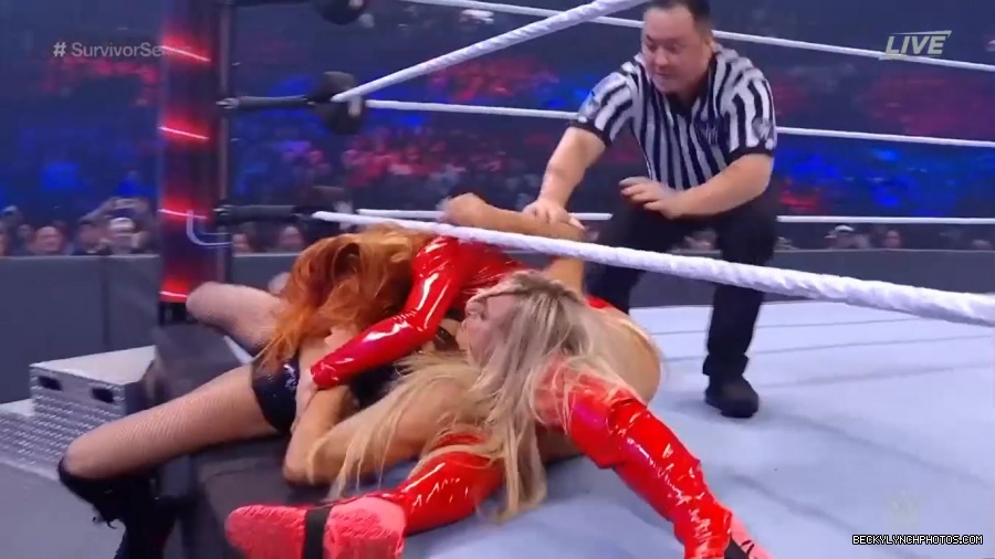 SURVIVOR_SERIES_2021_NOV__212C_2021_-_Becky_vs_Charlotte_0541.jpg