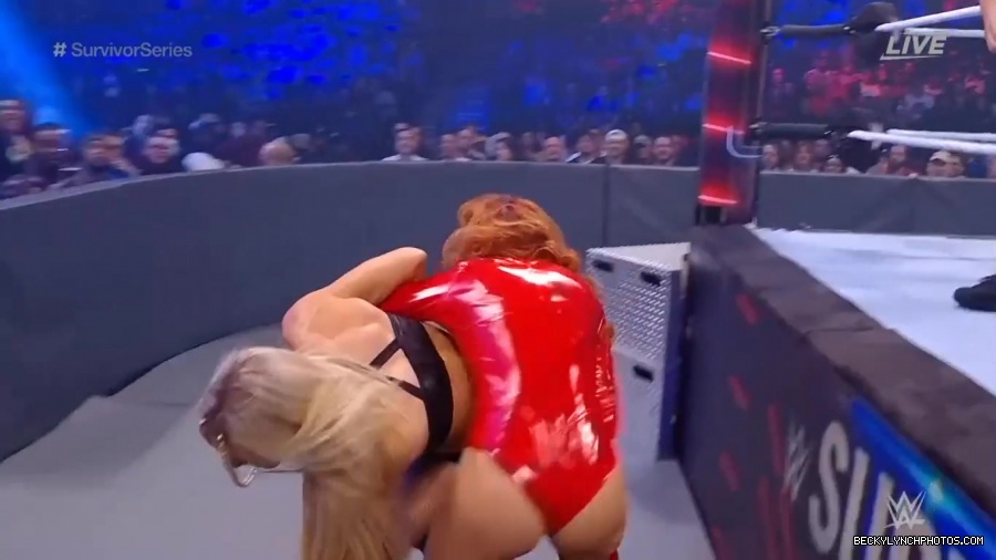 SURVIVOR_SERIES_2021_NOV__212C_2021_-_Becky_vs_Charlotte_0547.jpg