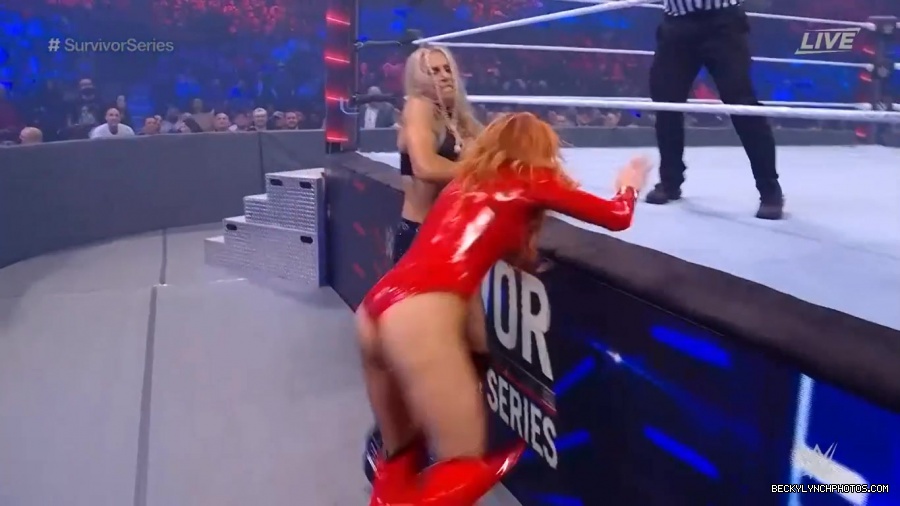 SURVIVOR_SERIES_2021_NOV__212C_2021_-_Becky_vs_Charlotte_0551.jpg