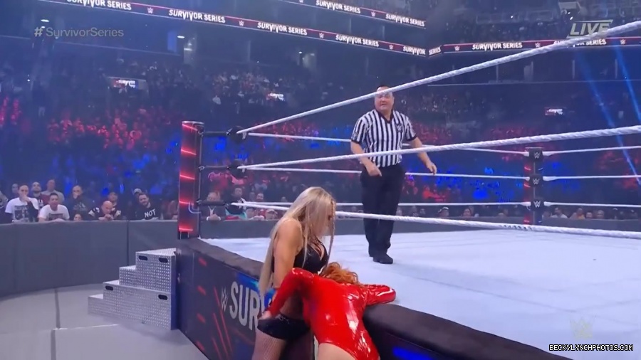 SURVIVOR_SERIES_2021_NOV__212C_2021_-_Becky_vs_Charlotte_0555.jpg