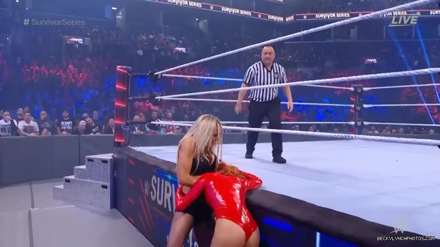 SURVIVOR_SERIES_2021_NOV__212C_2021_-_Becky_vs_Charlotte_0557.jpg